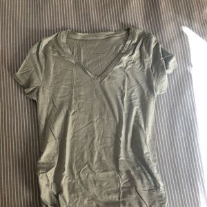 EUC Isabel Maternity light blue tee Small | Smoke Free Pet Free
